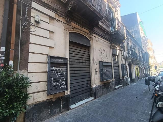 Locale in vendita di 110 m² in Via Caronda