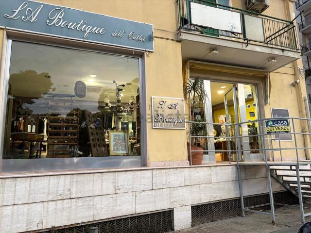 Locale in vendita di 110 m² in Via Bologna, 42