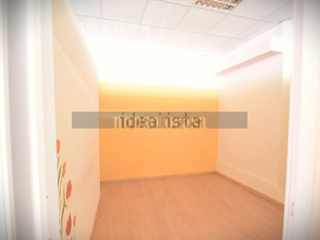 Locale in vendita di 110 m² in Via Giuseppe Gioacchino Belli, 569
