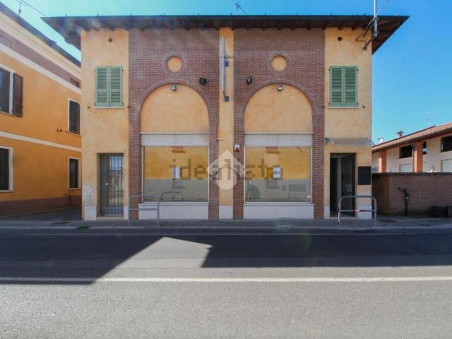 Locale in vendita di 110 m² in Via Giuseppe Mazzini, 28