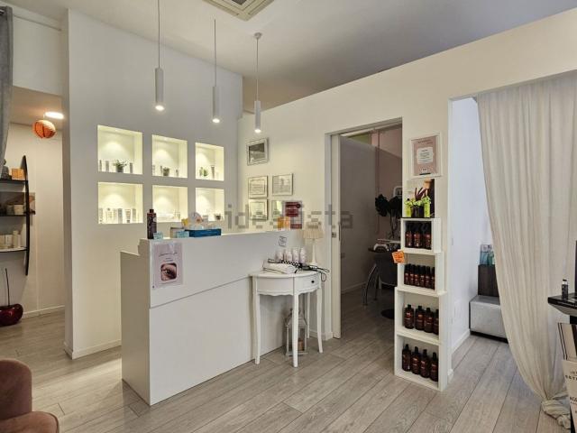 Locale in vendita di 110 m² in Via Guglielmo Marconi, 8