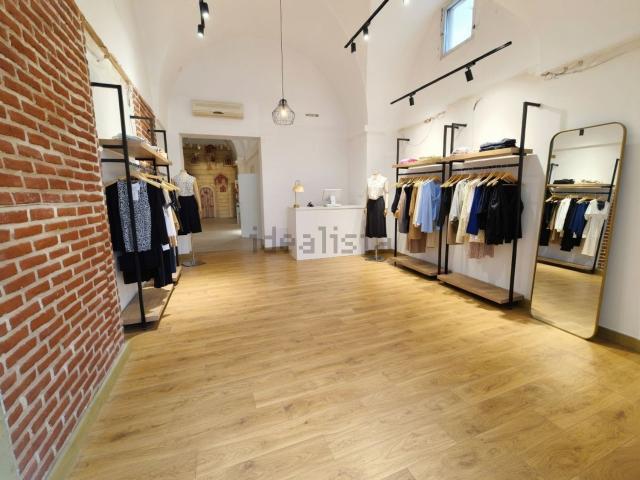Locale in vendita di 110 m² in Via Dante, 5
