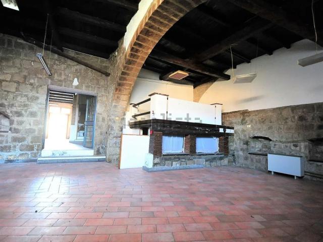 Locale in vendita di 110 m² in Via dei Vecchi