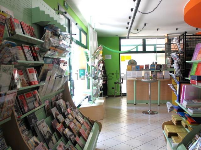 Locale in vendita di 110 m² in Via del Platano