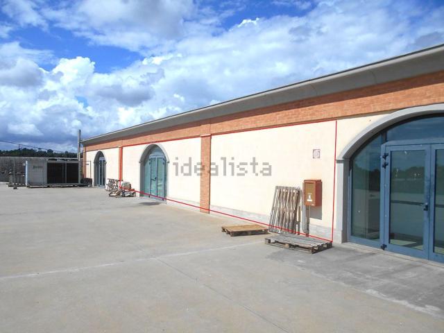 Locale in vendita di 110 m² in Via delle Farniole
