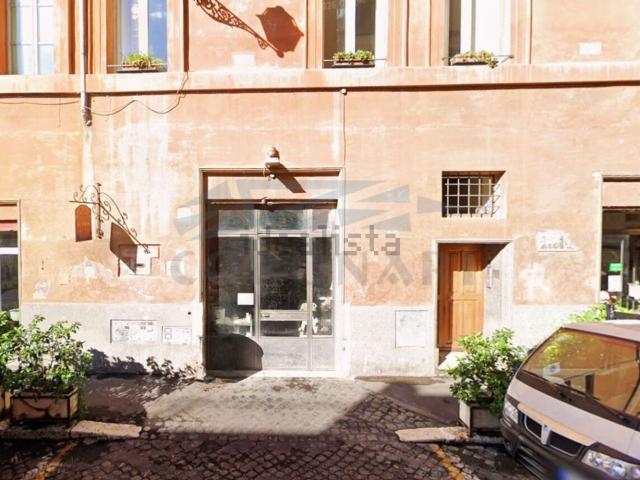 Locale in vendita di 110 m² in Via di Panico