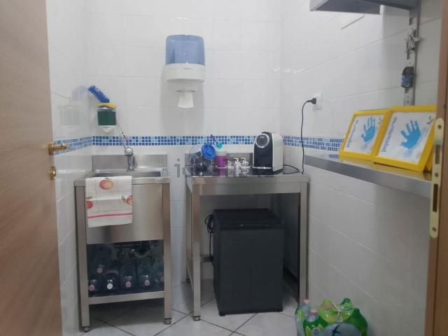 Locale in vendita di 110 m² in Via Fiumara