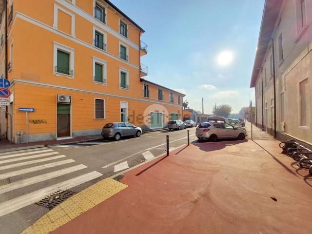 Locale in vendita di 110 m² in Via Francesco Nullo, 1