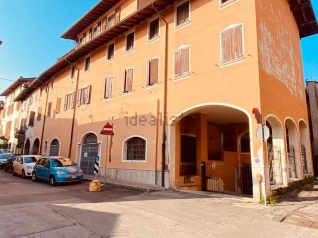 Locale in vendita di 110 m² in Via San Pellegrino