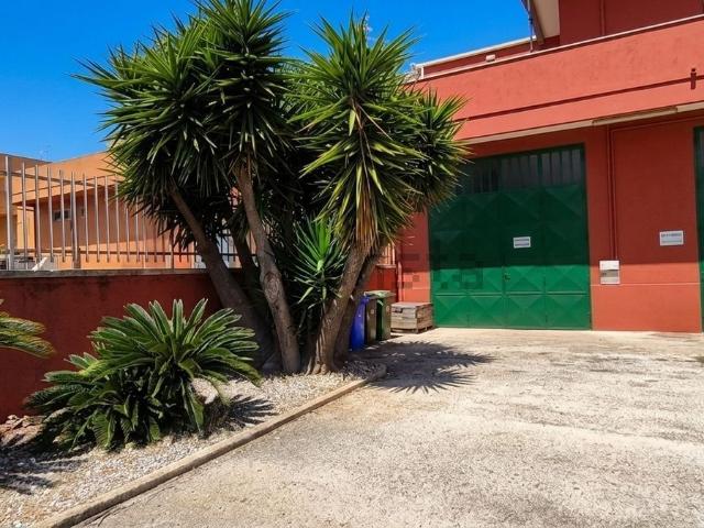 Locale in vendita di 110 m² in Via Sant&apos Oronzo