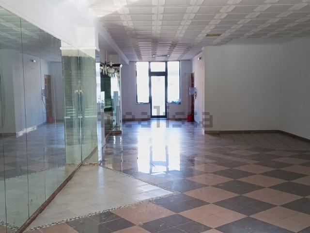 Locale in vendita di 110 m² in Via Sardegna, 5