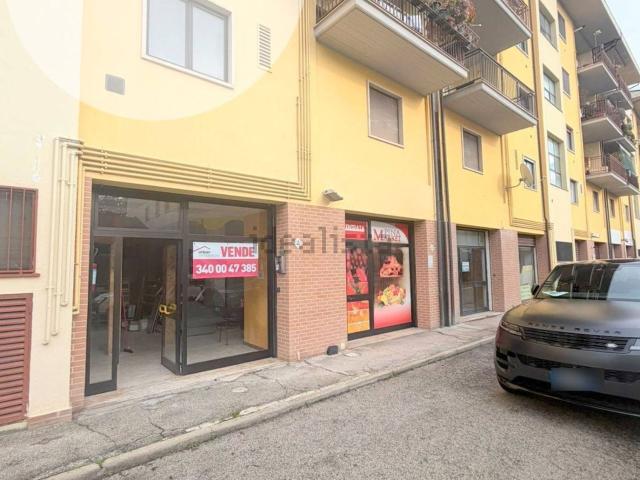 Locale in vendita di 110 m² in Via Stati Uniti