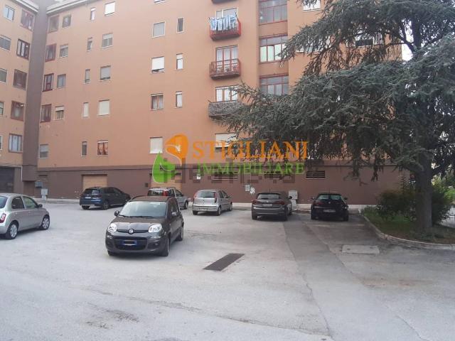 Locale in vendita di 110 m² in Via Puglia