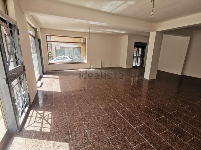 Locale in vendita di 110 m² in Via Tripoli, 85