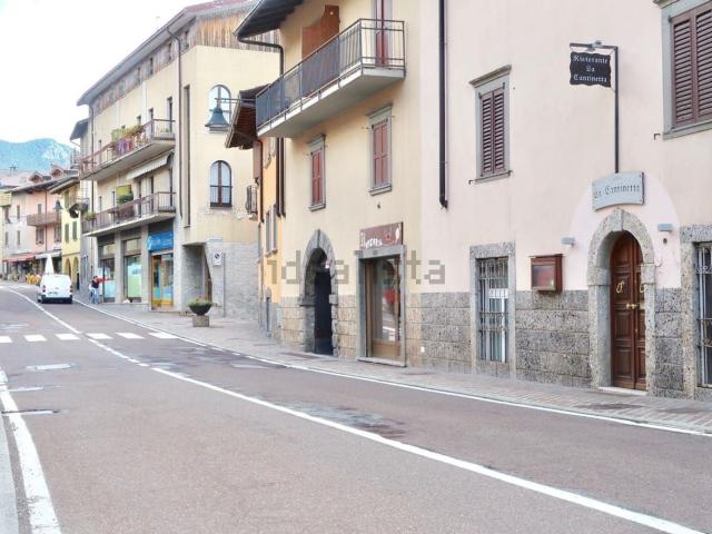 Locale in vendita di 110 m² in Via Vittorio Emanuele