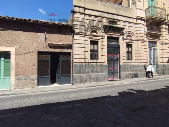Locale in vendita di 110 m² in Via Vittorio Emanuele, 268