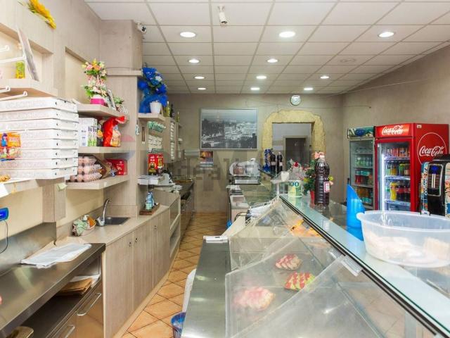 Locale in vendita di 110 m² in Viale della Regione, 3