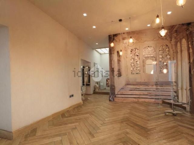 Locale in vendita di 110 m² in Viale John Fitzgerald Kennedy, 61