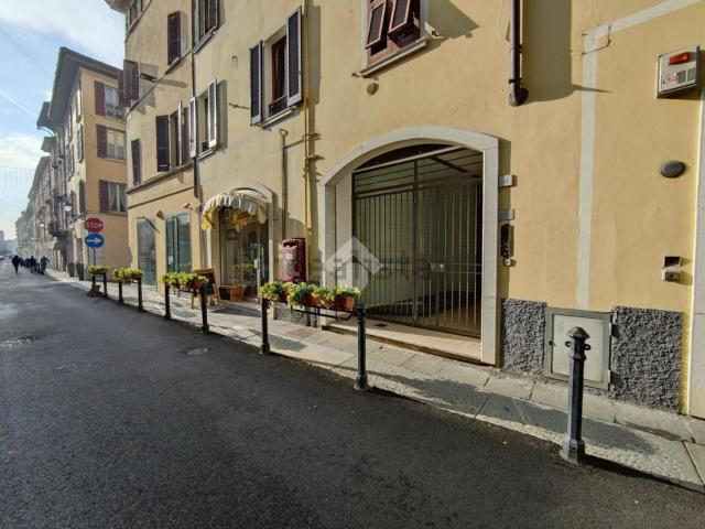 Locale in vendita di 110 m² in Contrada del Cavalletto, 14