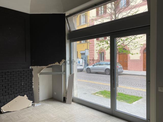Locale in vendita di 110 m² in Corso Armando Diaz, 95