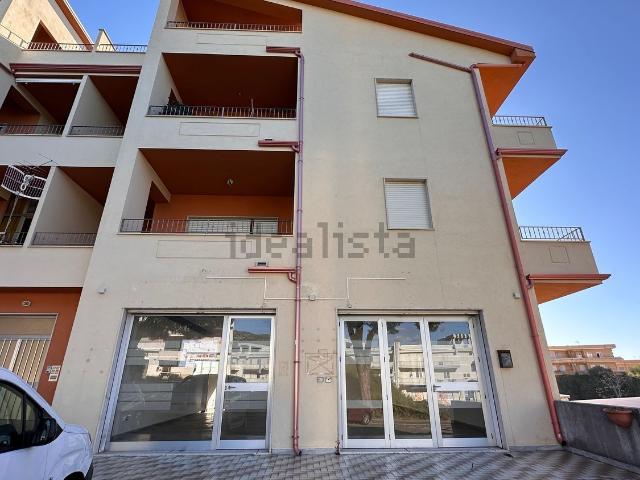 Locale in vendita di 110 m² in Corso Europa, 49