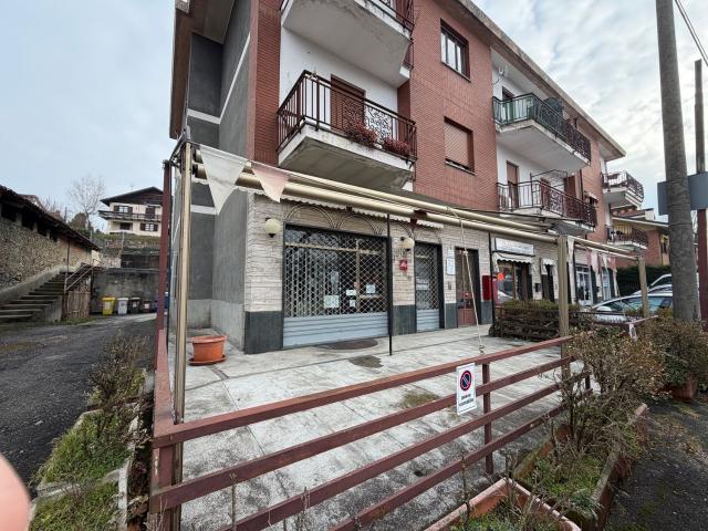 Locale in vendita di 110 m² in Corso Laghi, 297