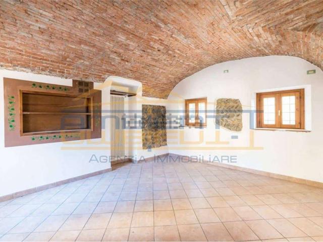 Locale in vendita di 110 m² in Largo Vittoria, 21
