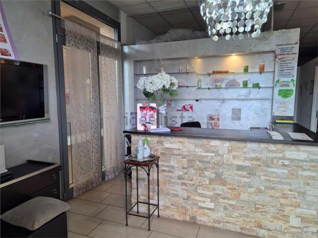 Locale in vendita di 110 m² in Piazza Sandro Pertini