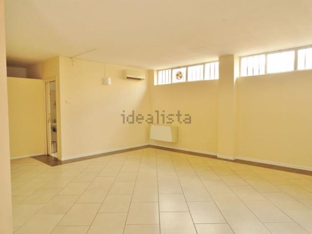 Locale in vendita di 110 m² in Strada Postumia