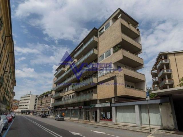 Locale in vendita di 1116 m²