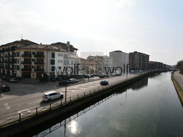 Locale in vendita di 1119 m² in Via Milano, 25