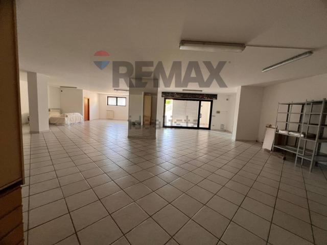 Locale in vendita di 111 m²