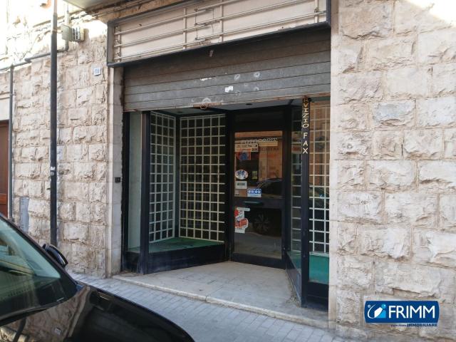 Locale in vendita di 111 m² in Via Giuseppe Garibaldi