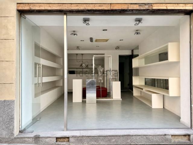 Locale in vendita di 111 m² in Via San Martino, 9