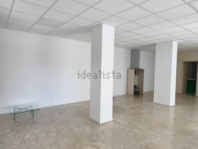 Locale in vendita di 111 m² in Via Pietro Giardini, 476