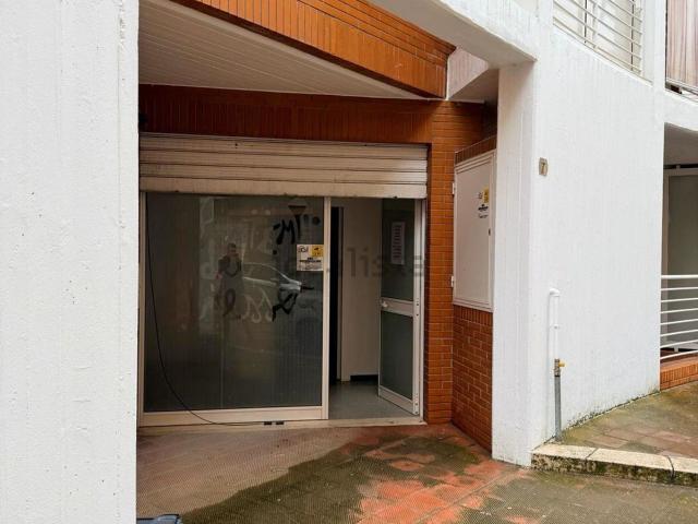 Locale in vendita di 112 m² in Via G. Puccini