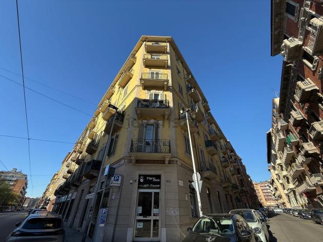 Locale in vendita di 112 m² in Via Madama Cristina, 98