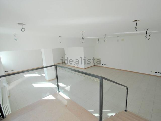 Locale in vendita di 112 m² in Via San Lazzaro