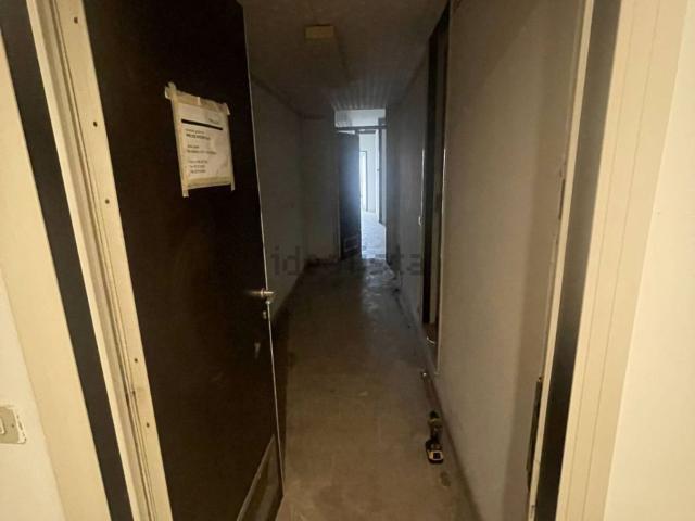 Locale in vendita di 112 m² in Via Pietro Giardini, 456