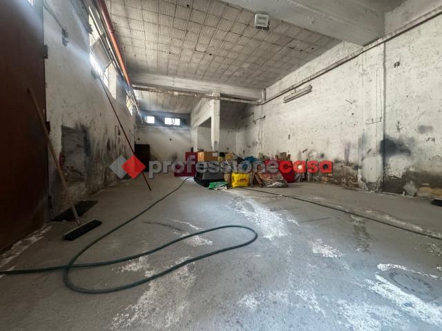 Locale in vendita di 113 m² in Via Brindisi, 6