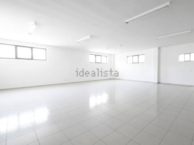 Locale in vendita di 113 m² in Via Giovanni XXIII