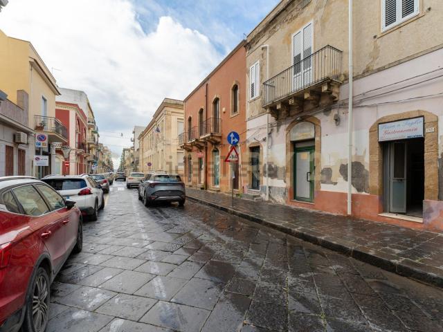 Locale in vendita di 113 m² in Via Principe Umberto, 265