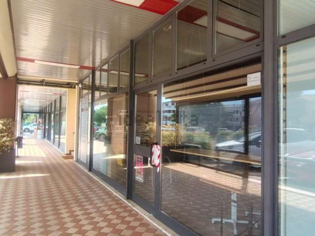 Locale in vendita di 113 m² in Via Vicenza
