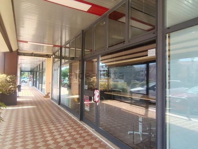 Locale in vendita di 113 m² in Via Vicenza, 50