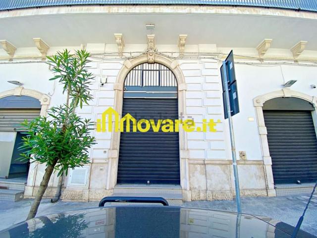 Locale in vendita di 113 m² in Via Virgilio, 111