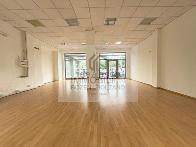 Locale in vendita di 113 m² in Viale Druso, 1