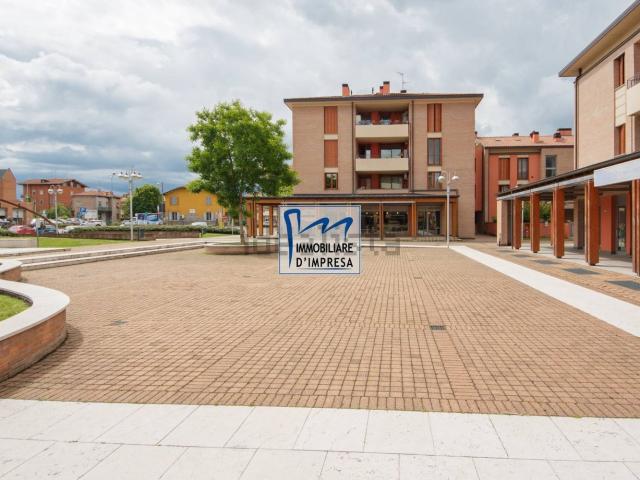 Locale in vendita di 113 m² in Piazza Nello Mezzi