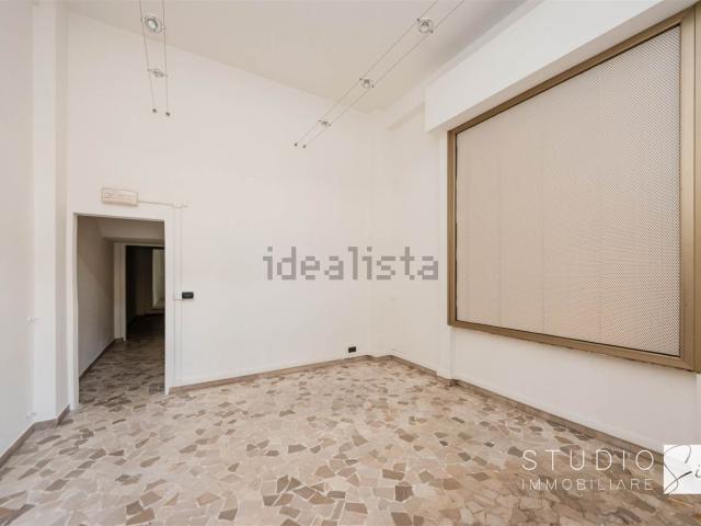 Locale in vendita di 114 m² in Via della Pace