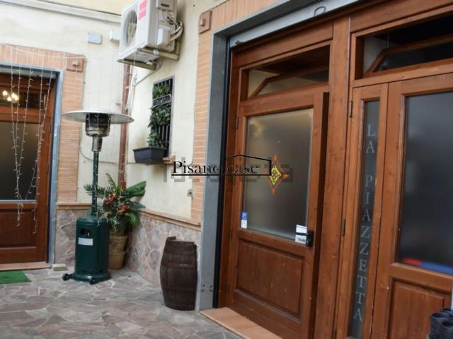 Locale in vendita di 114 m² in Via GIULIO CESARE, 67