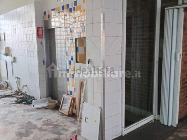 Locale in vendita di 1150 m² in Corso Virginia Marini